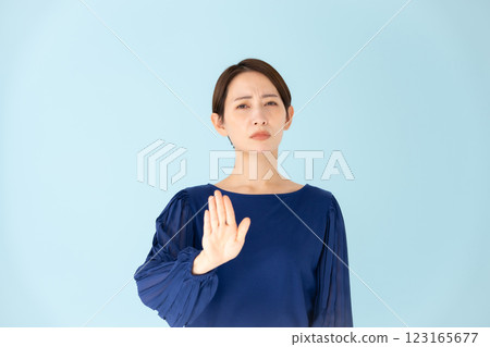 Woman casual portrait no 123165677