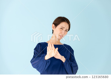 女人休閒肖像沒有 123165680