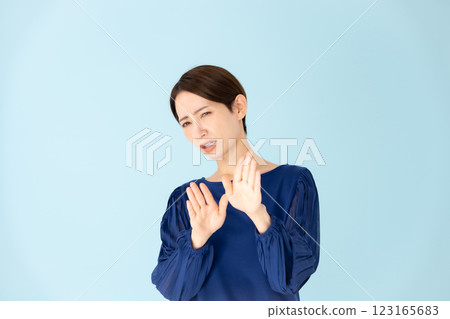 Woman casual portrait no 123165683