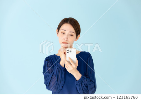 女人，休閒，肖像，智慧型手機，煩惱 123165760