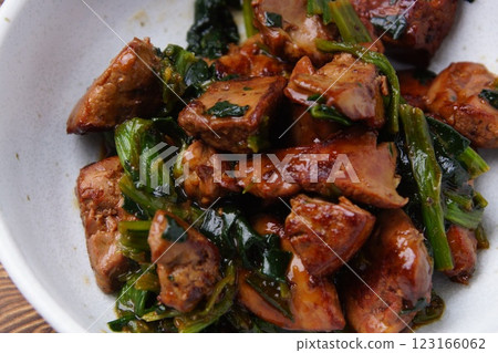 Stir-fried chicken liver 123166062
