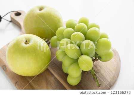 Two giants of the taste of autumn 123166273