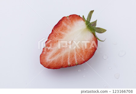 Strawberry Amaran 123166708