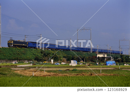 2006年：EF81104藍色列車日本海4號在湖西線上運行 123168929