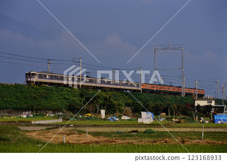 2006年：8列113系列本地列車在湖西線上運行 123168933