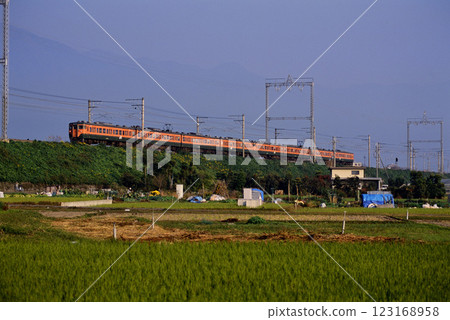2006年:8列113系列本地列車在湖西線上運行 2006年:8列113系列本地列車在湖西線上運行 123168958