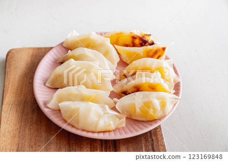 Gyoza Skin Apple Pie 123169848