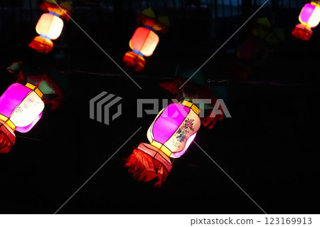 亞洲夜晚的燈籠（農曆新年） 123169913