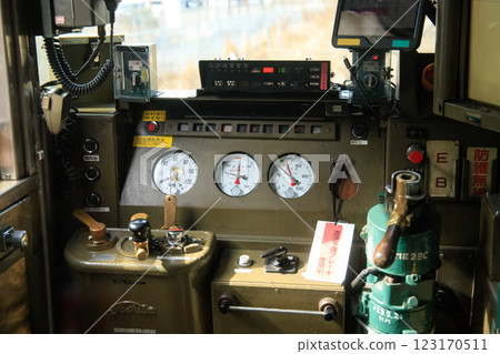 Kiha 185 系列柴油火車的駕駛室 123170511