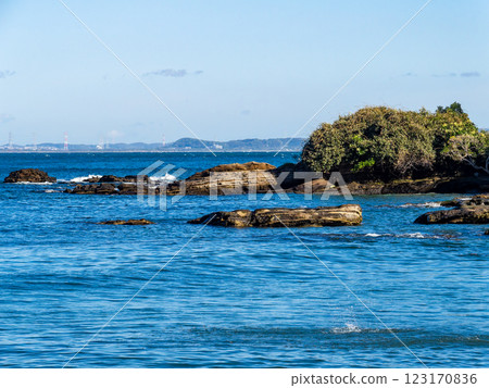 初冬時節，從橫須賀觀音崎望去，東京灣的景色清爽宜人 123170836
