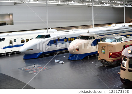 SCMAGLEV 和鐵路公園 名古屋 JR 中央 700 系列 C1 列車 300 系列 J1 列車 100 系列 X2 列車 SCMAGLEV 和鐵路公園 名古屋 JR 中央 700 系列 C1 列車 300 系列 J1 列車 100 系列 X2 列車 123173568