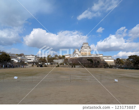 Himeji castle   123173887