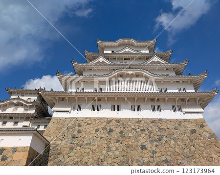 Shirasagi Castle 123173964