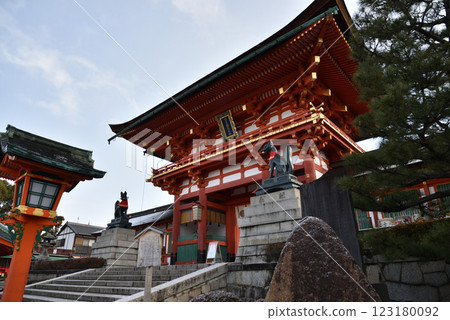 Winter at Fushimi Inari Taisha Shrine Tower Gate [Important Cultural Property] 123180092