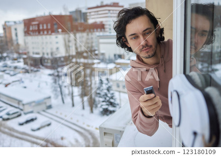 Introducing an Innovative Window Cleaning Gadget Designed Specifically for Urban Living Spaces 123180109