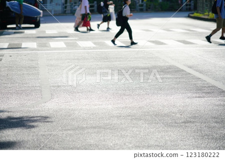People crossing the street in the city 123180222