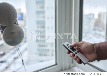 Introducing an Innovative Window Cleaning Gadget Designed Specifically for Urban Living Spaces Introducing an Innovative Window Cleaning Gadget Designed Specifically for Urban Living Spaces 123180316
