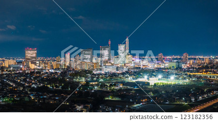 從埼玉縣見沼市拍攝的埼玉新都心夜景空拍照片 123182356