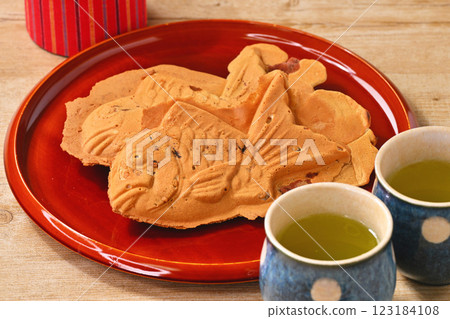 經典的冬季點心：鯛魚燒、鯛魚燒、鯛魚燒、鯛魚燒、鯛魚燒。紅豆餡。 123184108