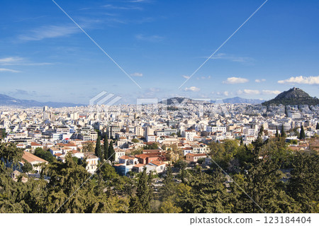Panoramic view of Athens with its beautiful white streets 123184404