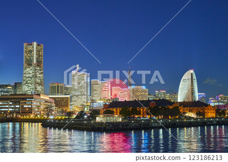 橫濱港未來區夜景地標塔紅磚倉庫摩天輪 123186213