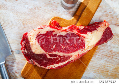 Fresh raw beef entrecote 123187532