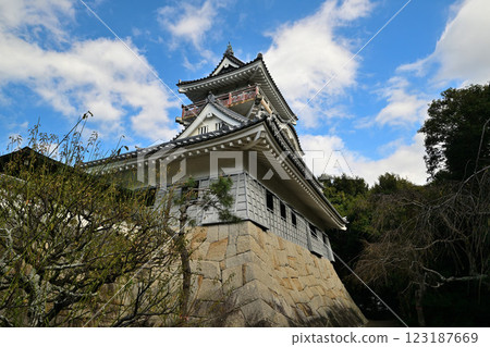 Oyama Castle (Totomi Province) Imitation castle tower and crescent moat 123187669