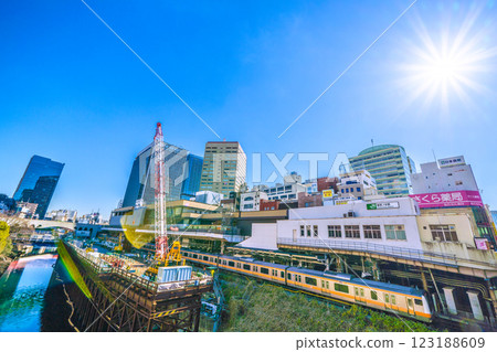 日本東京城市景觀。最左邊的聖橋（第10名） 123188609