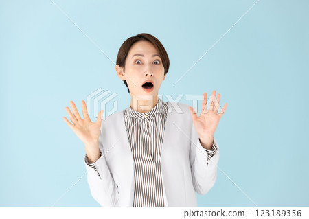Woman business portrait surprised 123189356