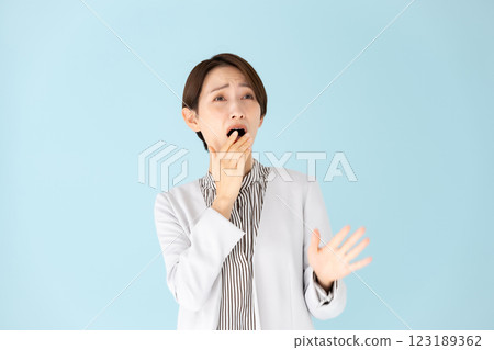 Woman business portrait surprised Woman business portrait surprised 123189362