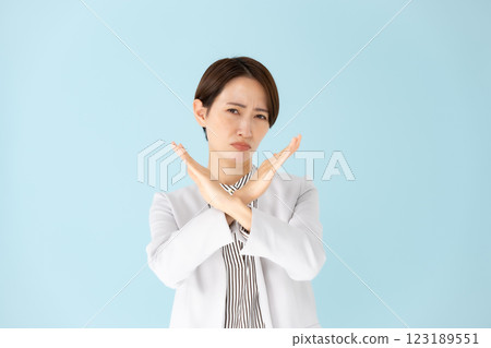 Female business portrait cross Female business portrait cross 123189551