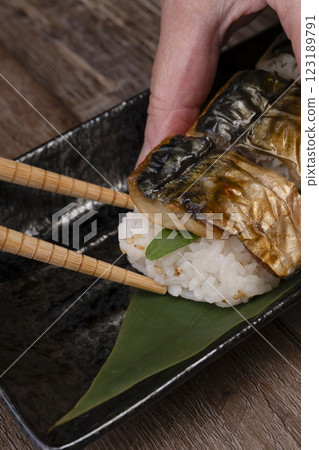 Recipe for making grilled mackerel sushi Recipe for making grilled mackerel sushi 123189791