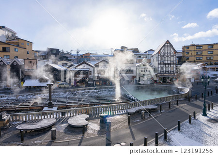 冬季草津溫泉湯 123191256