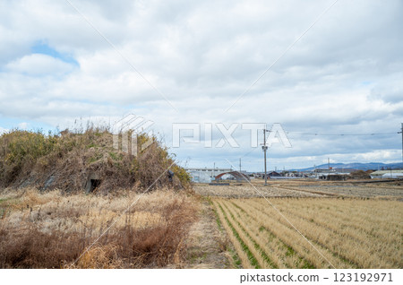 View of the remains of the air raid shelter on the south side of the former Yanagimoto Airfield 123192971