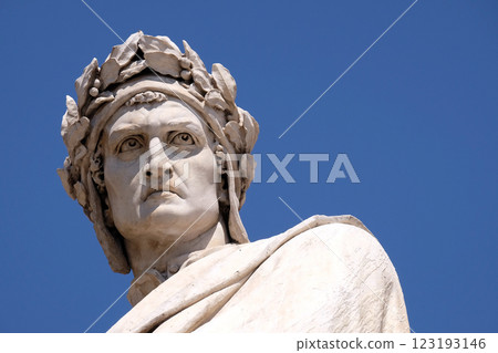 Dante Alighieri statue in Santa Croce square in Florence, Italy 123193146