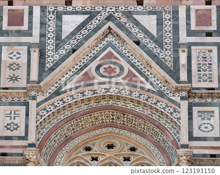 Detail of Cattedrale di Santa Maria del Fiore (Cathedral of Saint Mary of the Flower), Florence, Italy Detail of Cattedrale di Santa Maria del Fiore (Cathedral of Saint Mary of the Flower), Florence, Italy 123193150