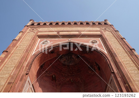 Buland Darwaza, the 54 meters high entrance to Fatehpur Sikri complex, Uttar Pradesh, India Buland Darwaza, the 54 meters high entrance to Fatehpur Sikri complex, Uttar Pradesh, India 123193262