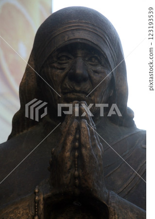 Statue of Mother Teresa, Skopje, Macedonia 123193539