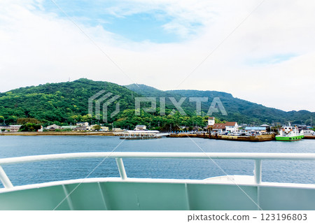 [Kagawa] Teshima in early summer: Ieura Port as seen from the ferry leaving Karato Port 123196803