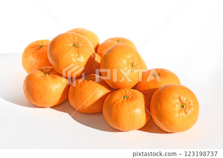 Mandarin oranges (Southwest Light) 123198737