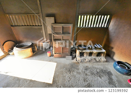 Bungo Kitsuki Castle: Replica castle tower and samurai residence 123199392