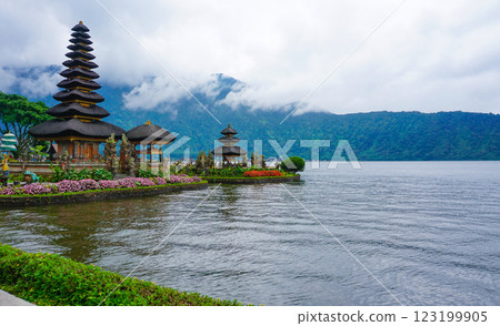 Pura Ulun Danu Beratan temple balinese hindu temple on a Bedugul lake in Bali, Indonesia 123199905