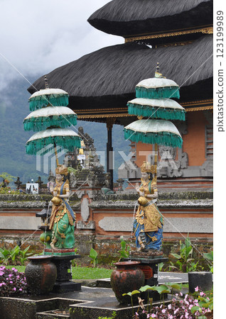 Pura Ulun Danu Beratan temple balinese hindu temple on a Bedugul lake in Bali, Indonesia 123199989