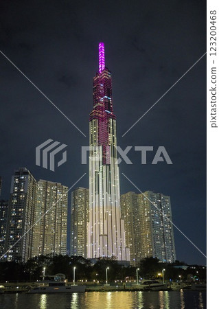摩天大樓夜景 123200468