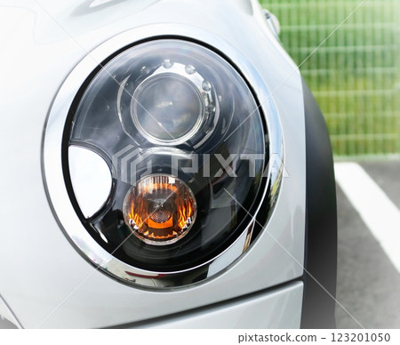 White Mini Cooper headlights White Mini Cooper headlights 123201050