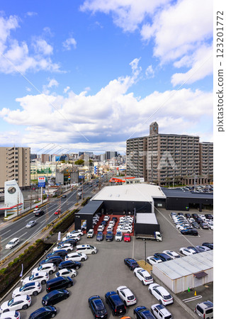 (National Route 3, cityscape) Panoramic view of the area around the station with Mt. Kinpu and the mountain range in the background (Yoan-cho, Kumamoto City) (National Route 3, cityscape) Panoramic view of the area around the station with Mt. Kinpu and the mountain range in the background (Yoan-cho, Kumamoto City) 123201772