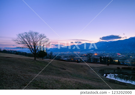 夕陽美景百選之一 [安曇野池田工藝公園] 123202000