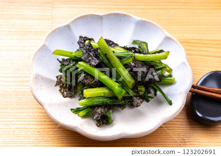 Shungiku with seaweed Shungiku with seaweed 123202691