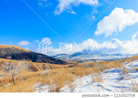 冬季的阿蘇山，熊本縣阿蘇市中岳 123202759