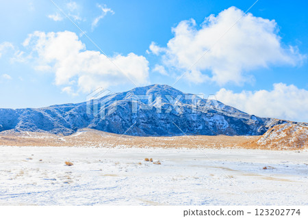 熊本縣阿蘇市冬季的寒風折rig 熊本縣阿蘇市冬季的寒風折rig 123202774